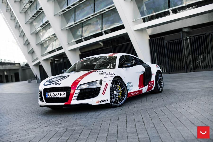  Audi R8 V10 on Vossen Wheels (VFS4) 2017 года  (фото 7 из 17)